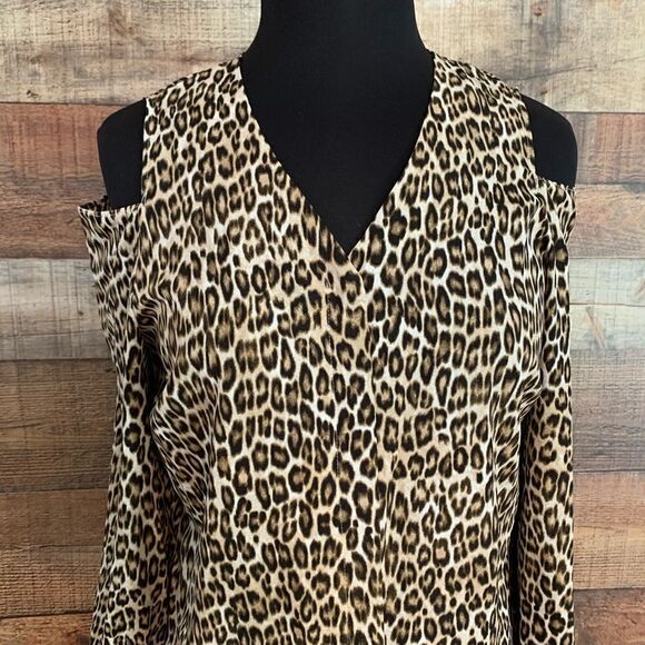 ‎Chico leopard cold shoulder blouse, Chico’s 0 - Picture 2 of 8